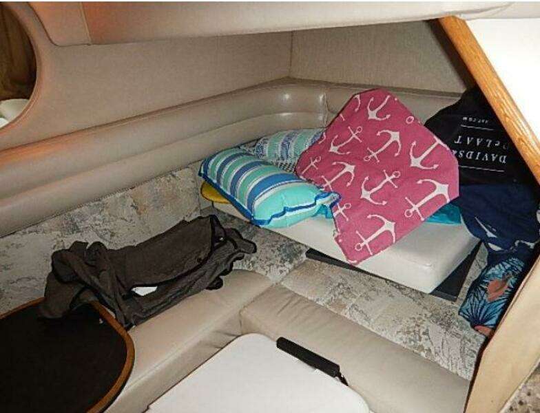 Knot 2 Day 33ft Sea Ray Yacht For Sale