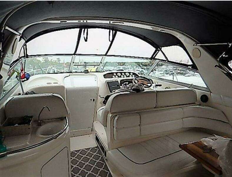 Knot 2 Day 33ft Sea Ray Yacht For Sale