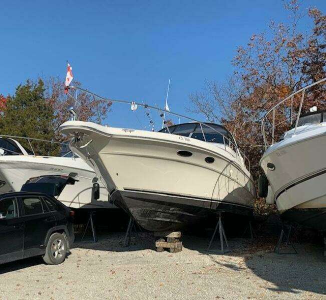 Knot 2 Day 33ft Sea Ray Yacht For Sale