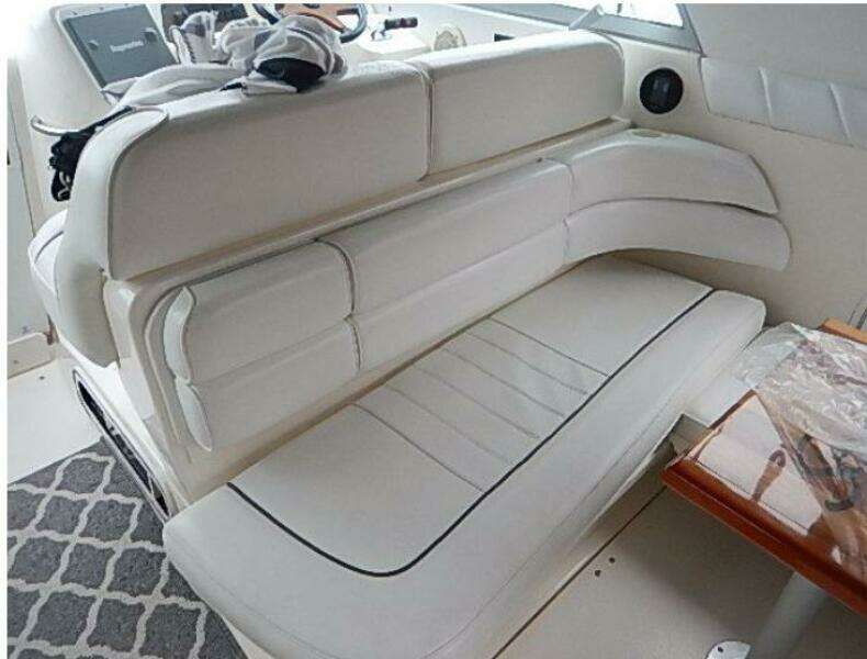 Knot 2 Day 33ft Sea Ray Yacht For Sale