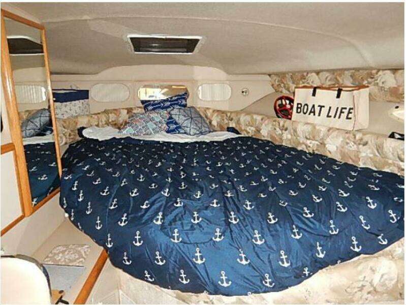 Knot 2 Day 33ft Sea Ray Yacht For Sale