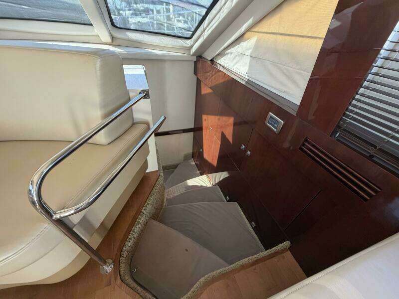 2008 Sea Ray 47 Sedan Bridge - Stairway