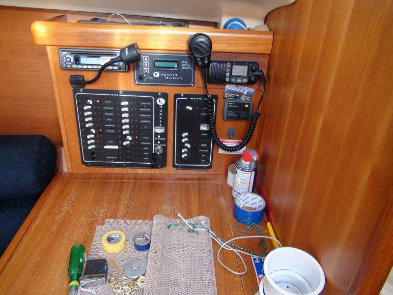 Sono 30ft Hunter Yacht For Sale