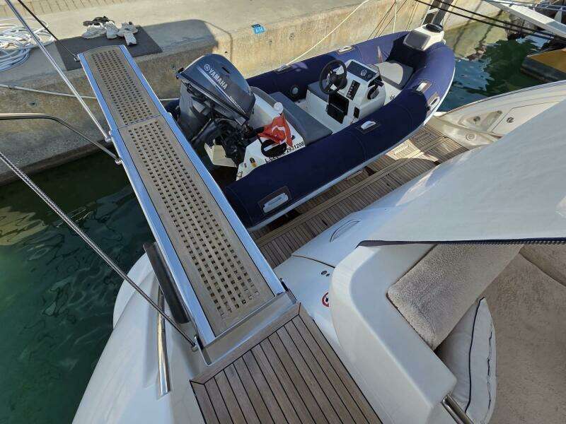 60ft Azimut Yacht For Sale