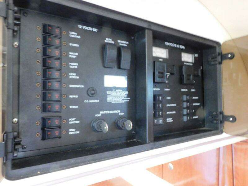 The Revenge 30ft Monterey Yacht For Sale