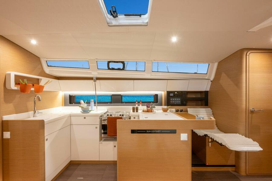 2027 Jeanneau Sun Odyssey 455