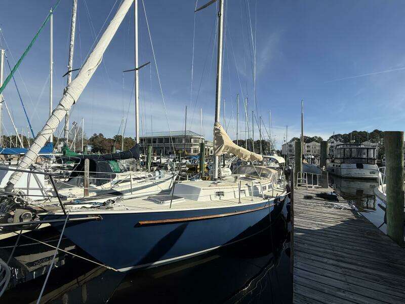 Halcyon 35ft Niagara Yacht For Sale