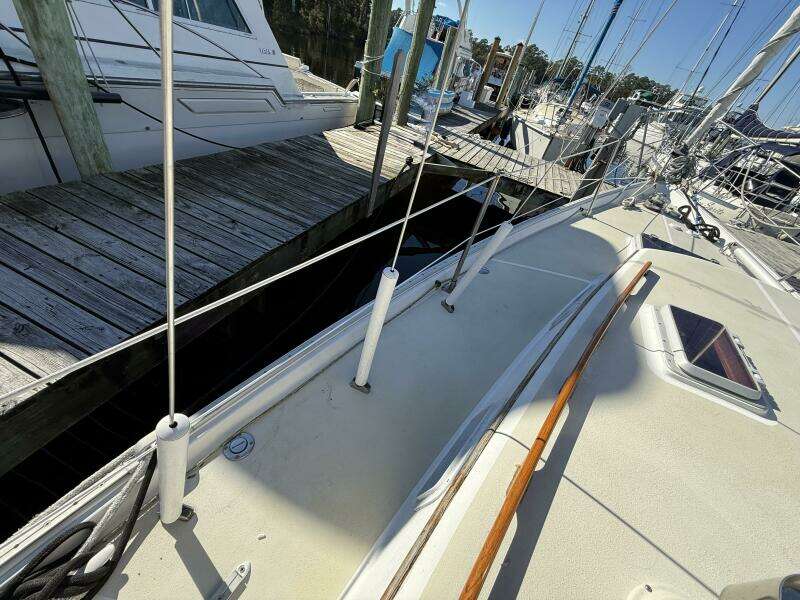 Halcyon 35ft Niagara Yacht For Sale