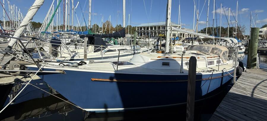 35' 1985 Niagara Encore