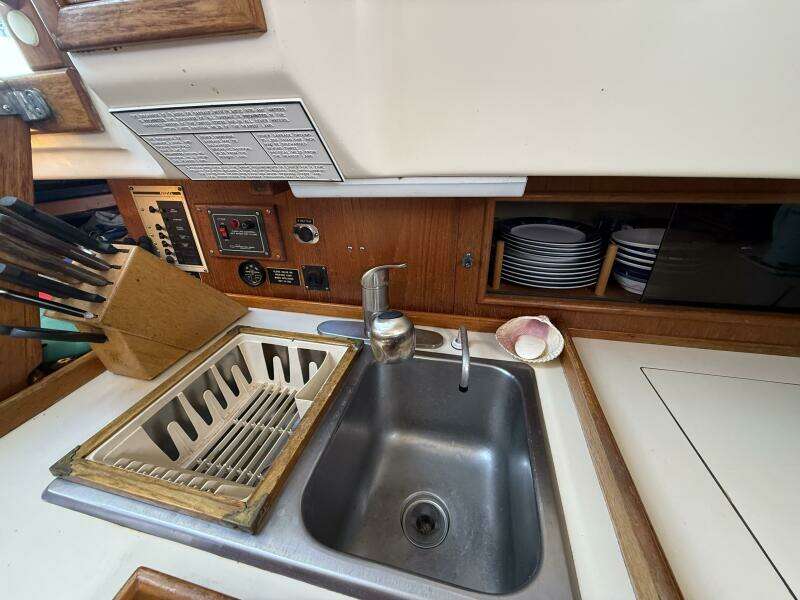 Halcyon 35ft Niagara Yacht For Sale