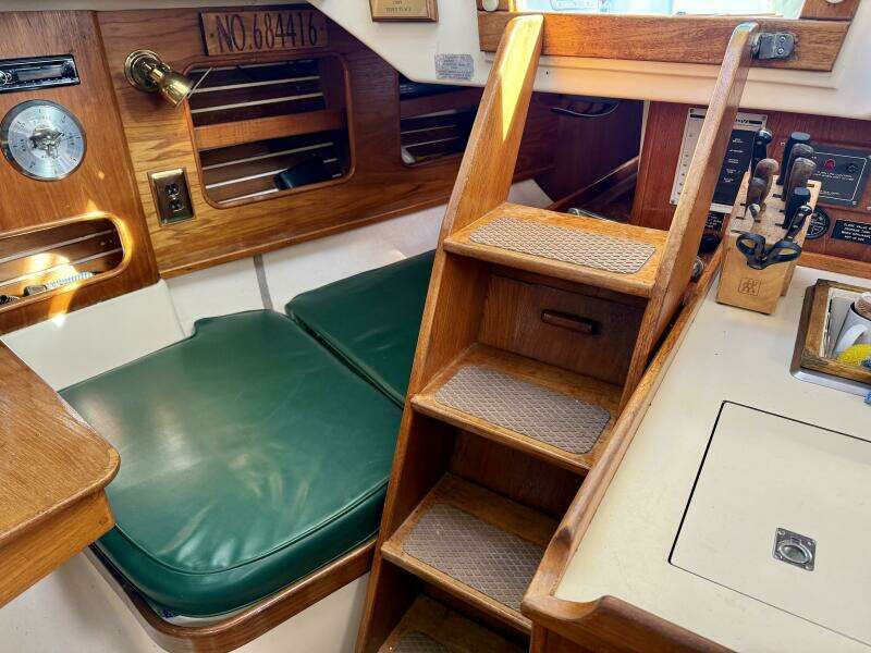 Halcyon 35ft Niagara Yacht For Sale