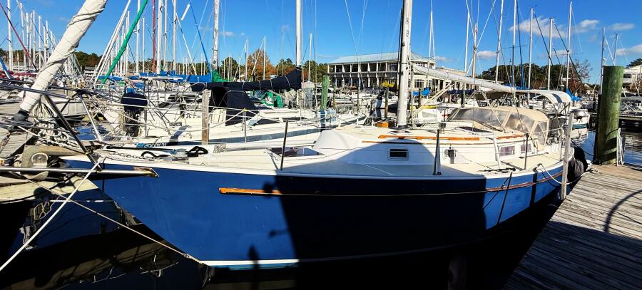 35' 1985 Niagara Encore