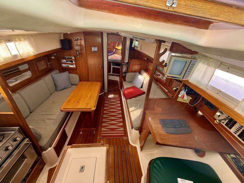Halcyon 35ft Niagara Yacht For Sale