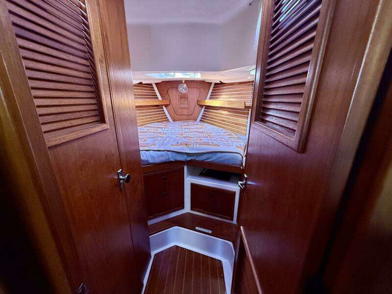 Halcyon 35ft Niagara Yacht For Sale