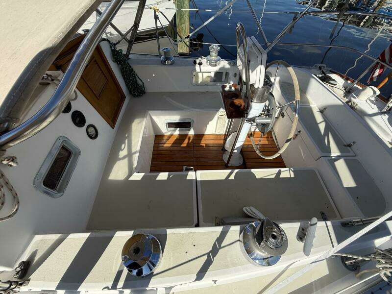 Halcyon 35ft Niagara Yacht For Sale