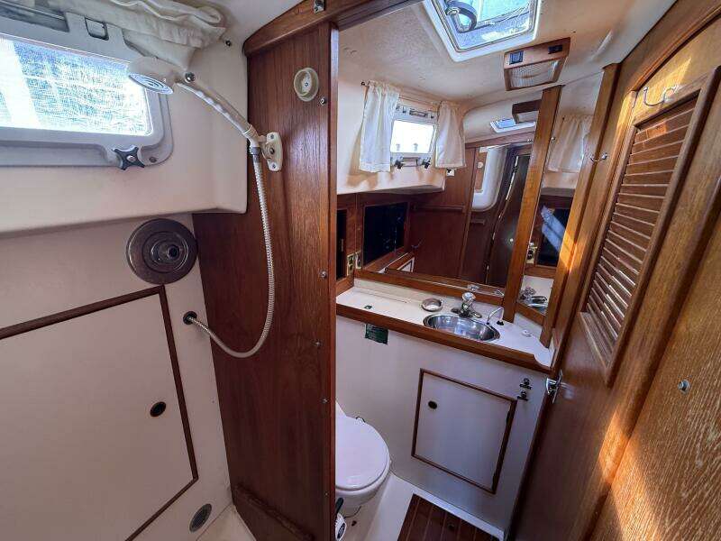 Halcyon 35ft Niagara Yacht For Sale