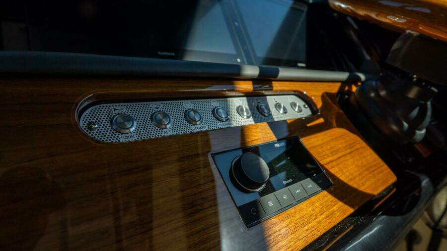 Calypso 35 35ft Chris Craft Yacht For Sale