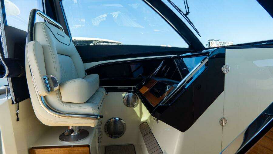 Calypso 35 35ft Chris Craft Yacht For Sale