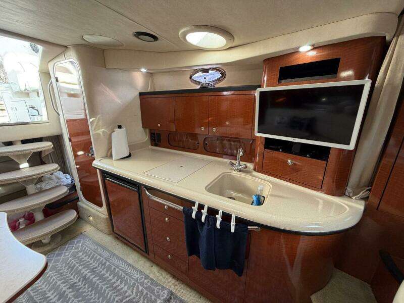 Our Priorities 34ft Sea Ray Yacht For Sale
