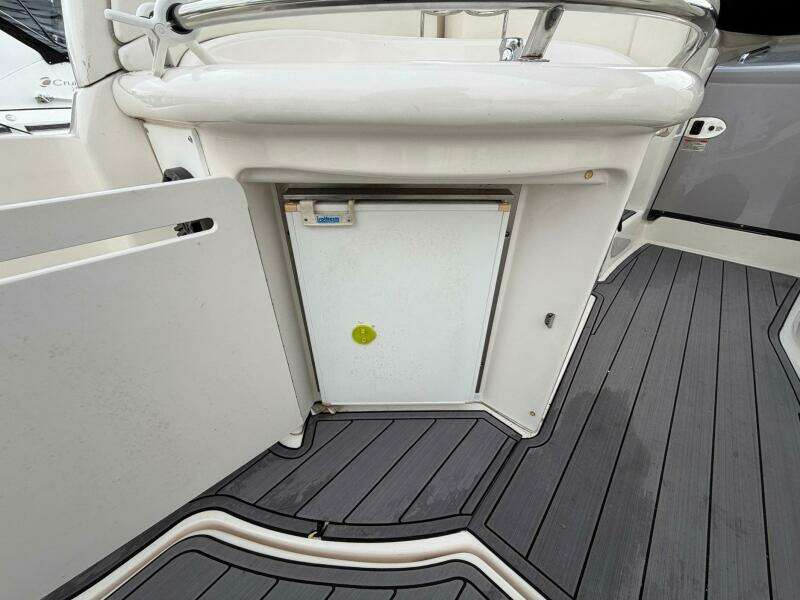 Our Priorities 34ft Sea Ray Yacht For Sale
