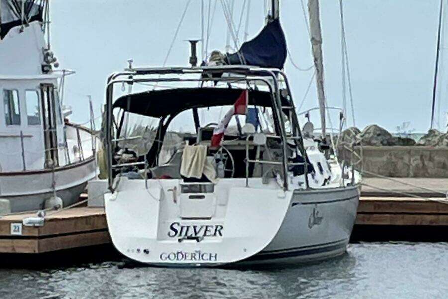 Silver 35ft Saga Yacht For Sale