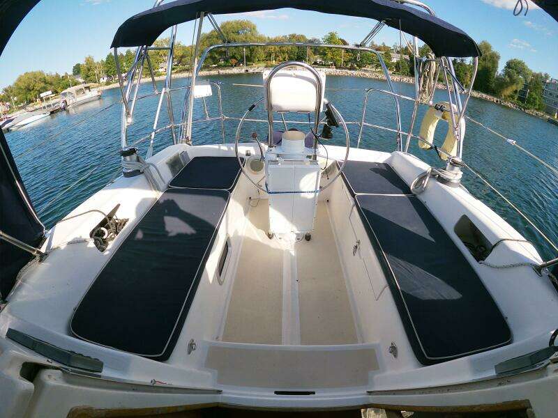 Silver 35ft Saga Yacht For Sale