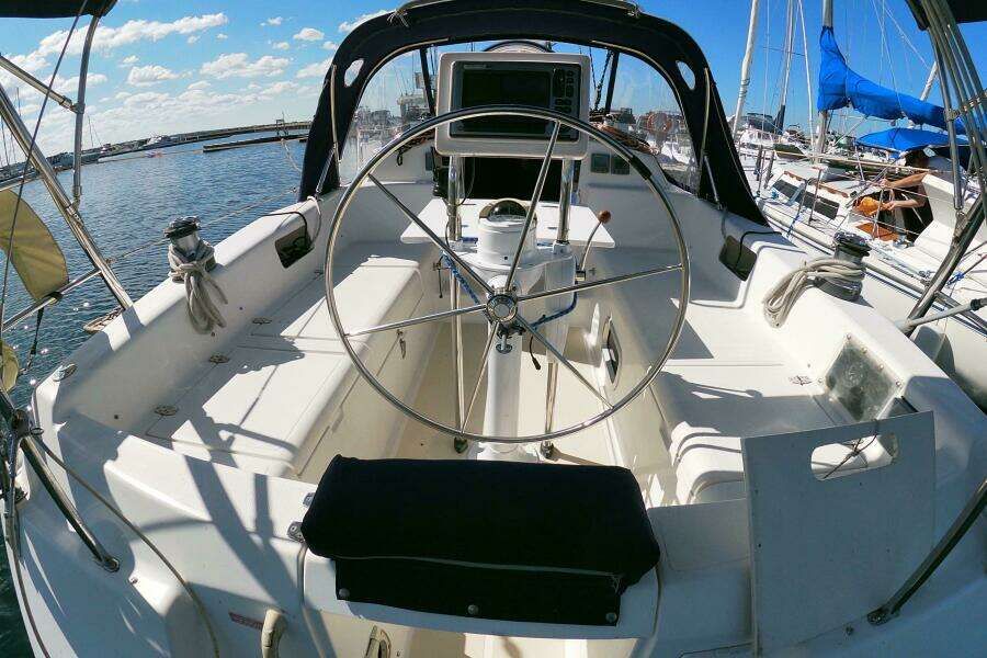 Silver 35ft Saga Yacht For Sale