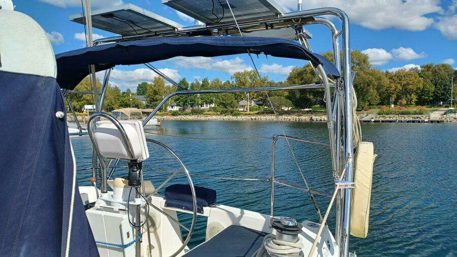 Silver 35ft Saga Yacht For Sale