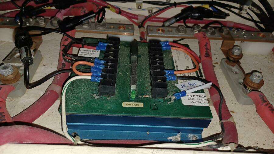 Silver 35ft Saga Yacht For Sale