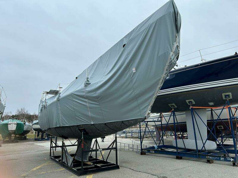 Silver 35ft Saga Yacht For Sale