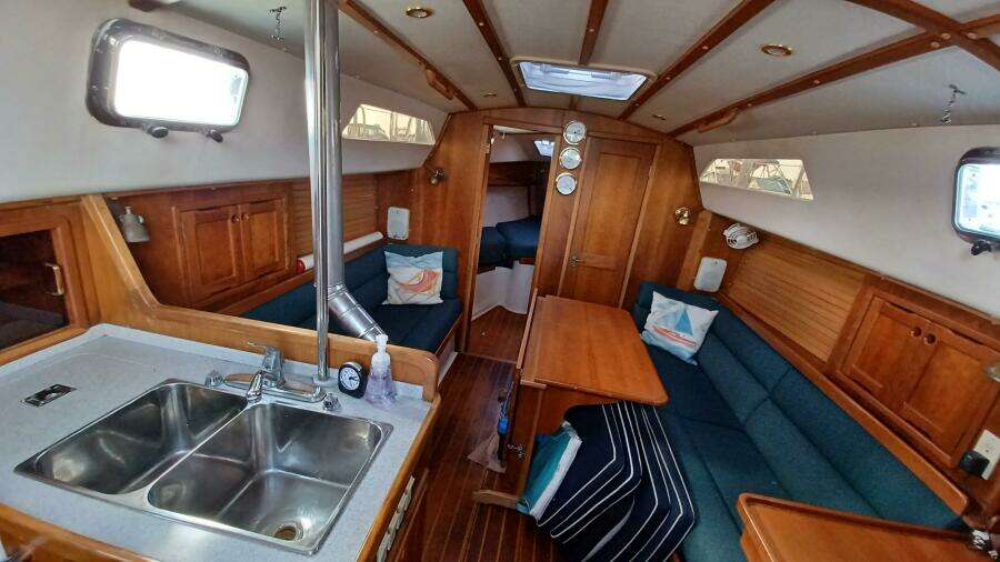 Silver 35ft Saga Yacht For Sale