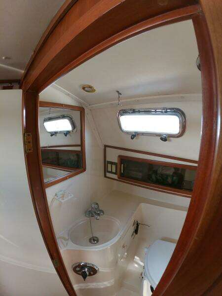 Silver 35ft Saga Yacht For Sale
