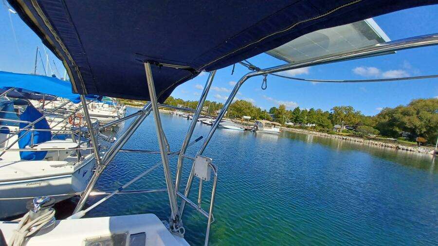 Silver 35ft Saga Yacht For Sale