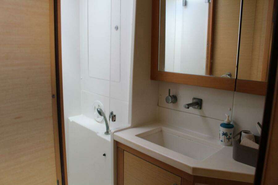 ARAH 45ft Lagoon Yacht For Sale