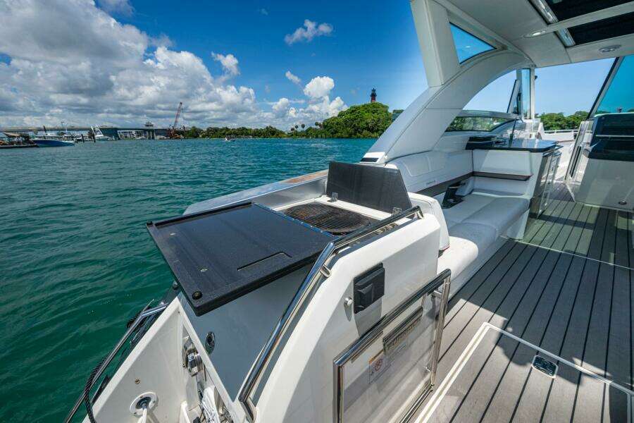 43ft Formula Yacht For Sale