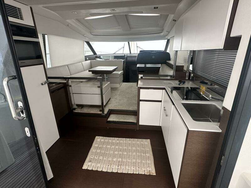 World Wide 46ft Prestige Yacht For Sale