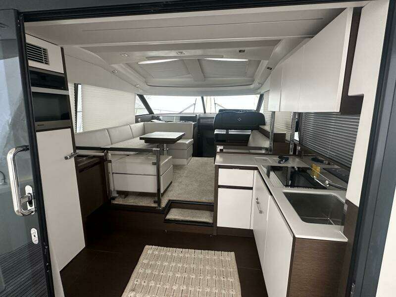 World Wide 46ft Prestige Yacht For Sale