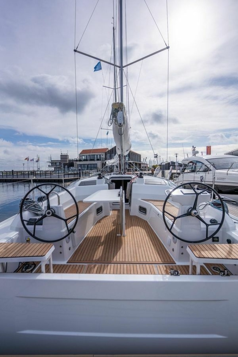Beneteau Oceanis 37.1 First Line