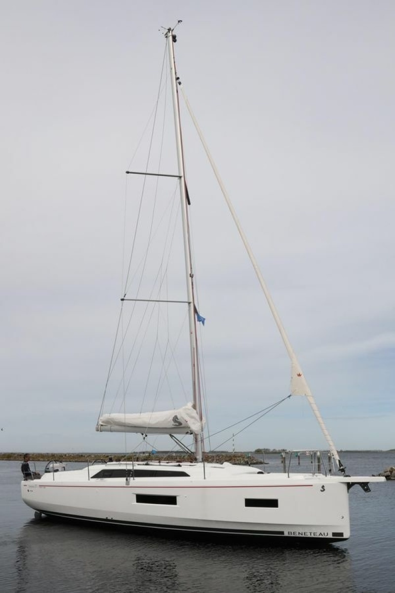Beneteau Oceanis 37.1 First Line