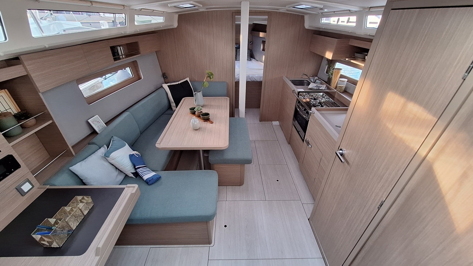 Beneteau Oceanis 37.1 First Line