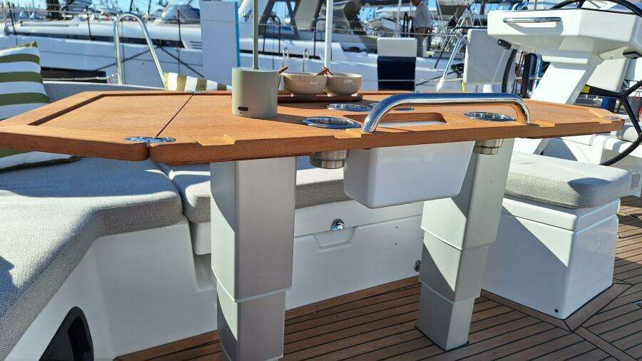 Beneteau Oceanis 52 FIRST LINE