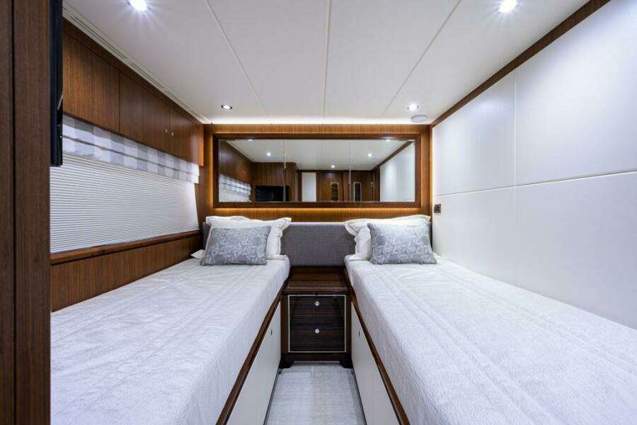 Ocean Alexander 100 ZEPHYR - Interior Guest Stateroom Starboard