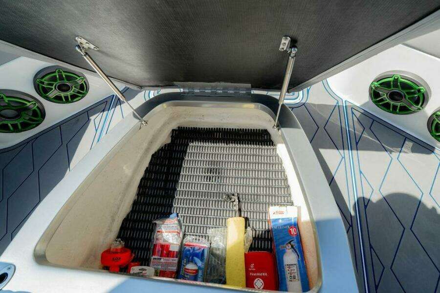 34ft Fountain Yacht For Sale