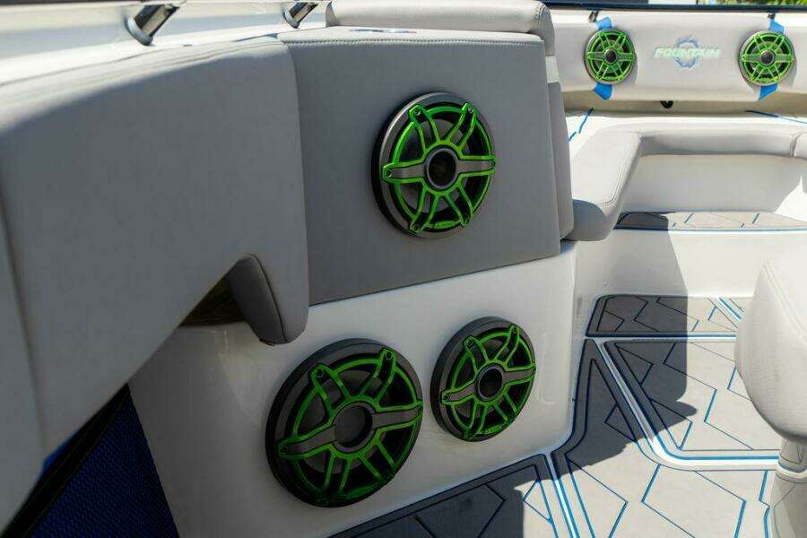 34ft Fountain Yacht For Sale