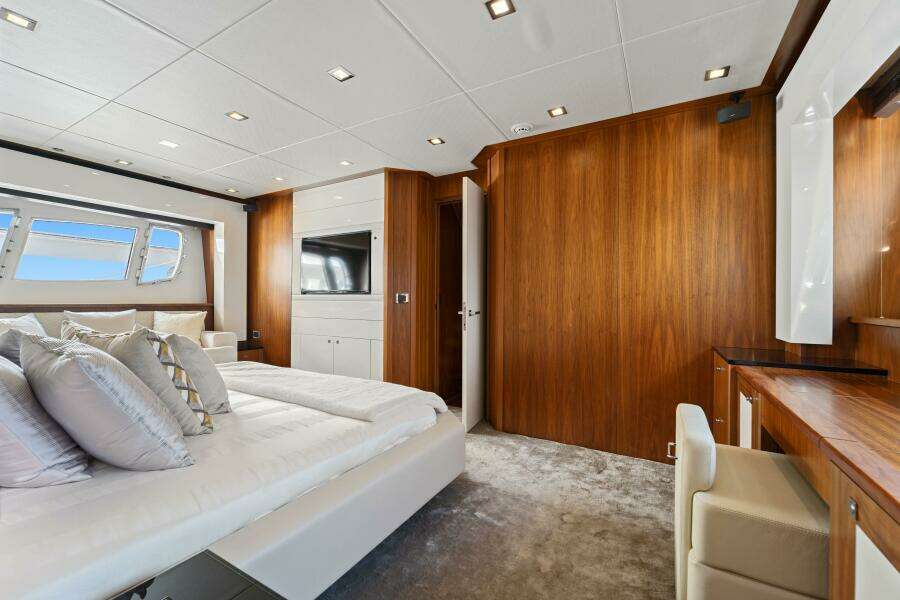 84ft Sunseeker Yacht For Sale