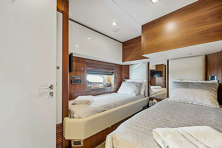 84ft Sunseeker Yacht For Sale