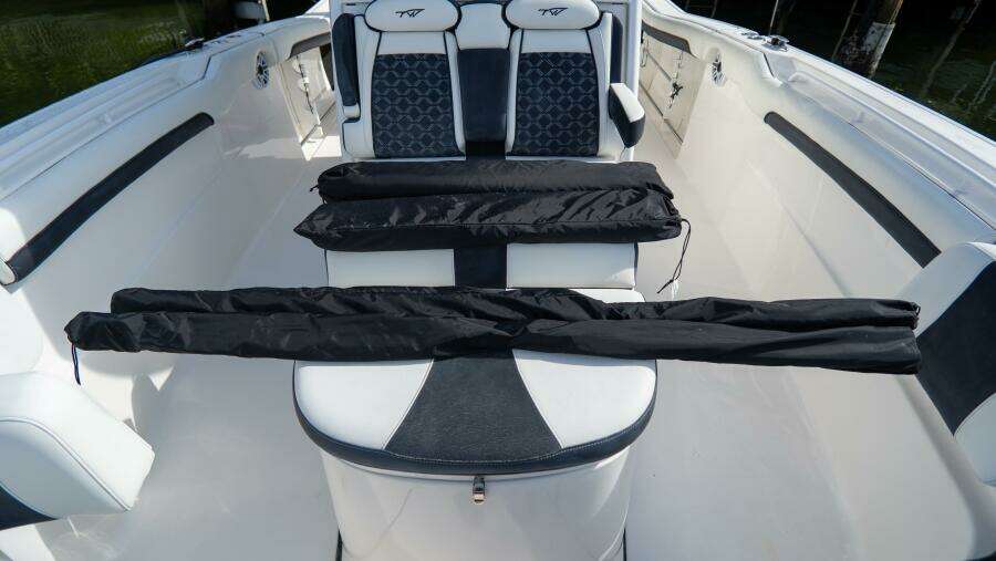 320 CC Adventure 32ft Tidewater Yacht For Sale
