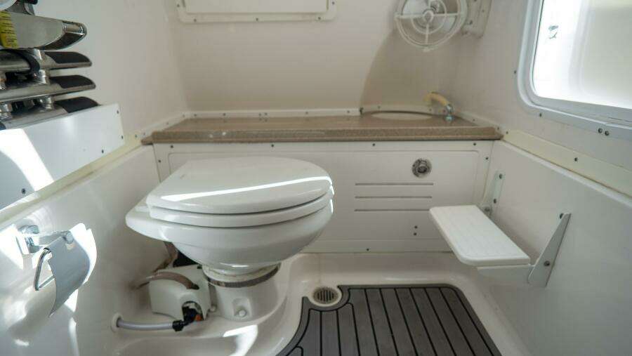 320 CC Adventure 32ft Tidewater Yacht For Sale