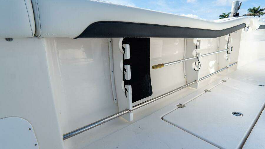 320 CC Adventure 32ft Tidewater Yacht For Sale