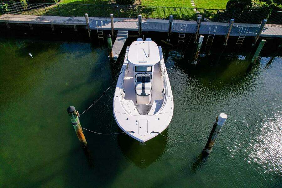 320 CC Adventure 32ft Tidewater Yacht For Sale